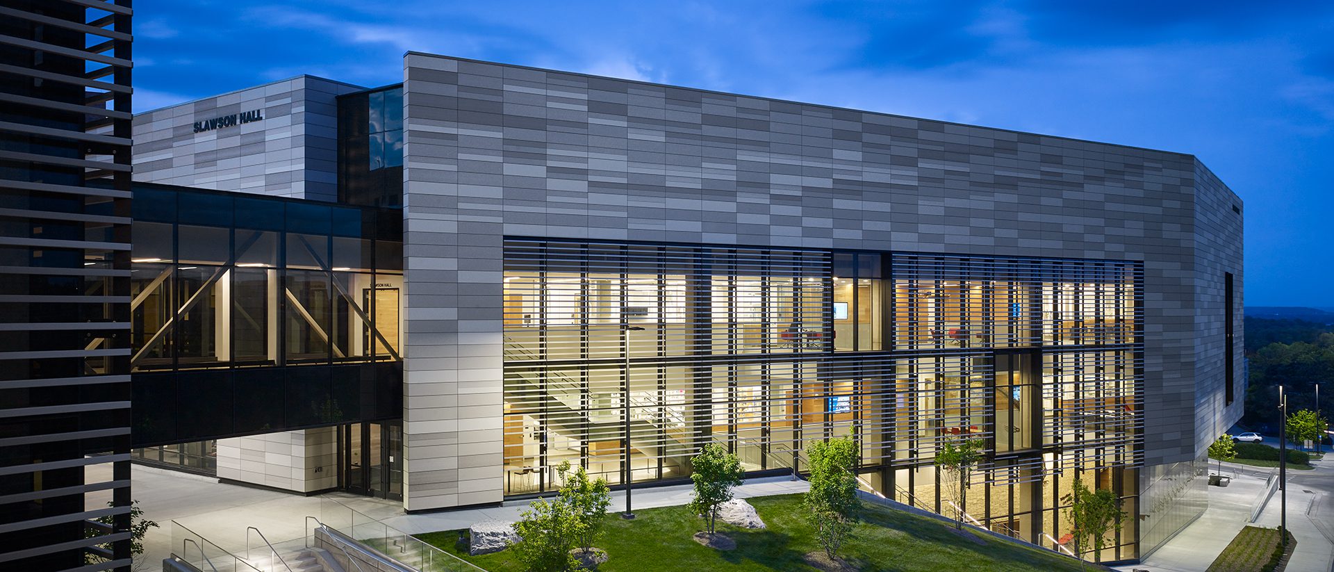 Image of the exterior of the Earth, Energy & Environment Center at dusk.